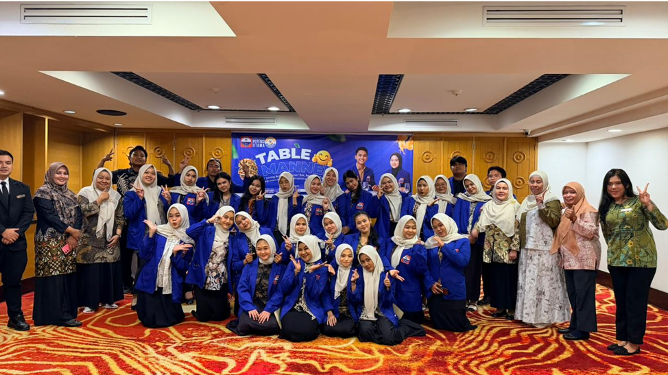 PERKUAT KOMPETENSI SOFT SKILL DAN PROFESIONALISME GLOBAL PBI UPU GELAR KEGIATAN TABLE MANNER COURSE
