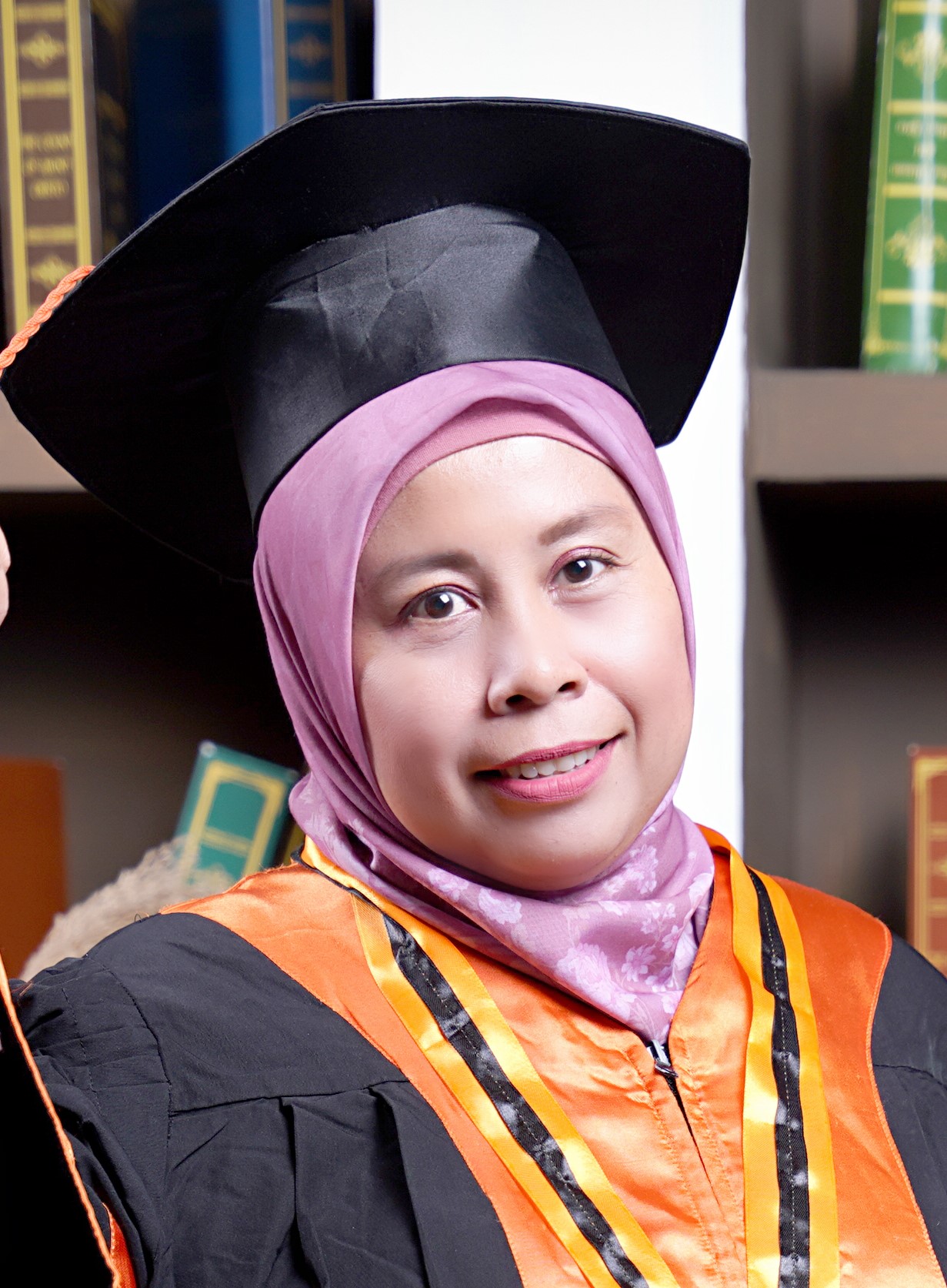 Dr. Yenita Uswar, S.Pd., M.Hum